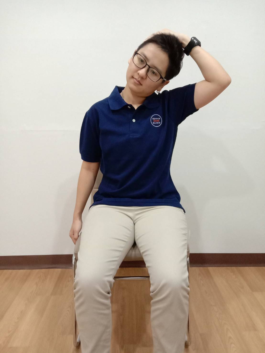 ท่ายืดกล้ามเนื้อบ่า
