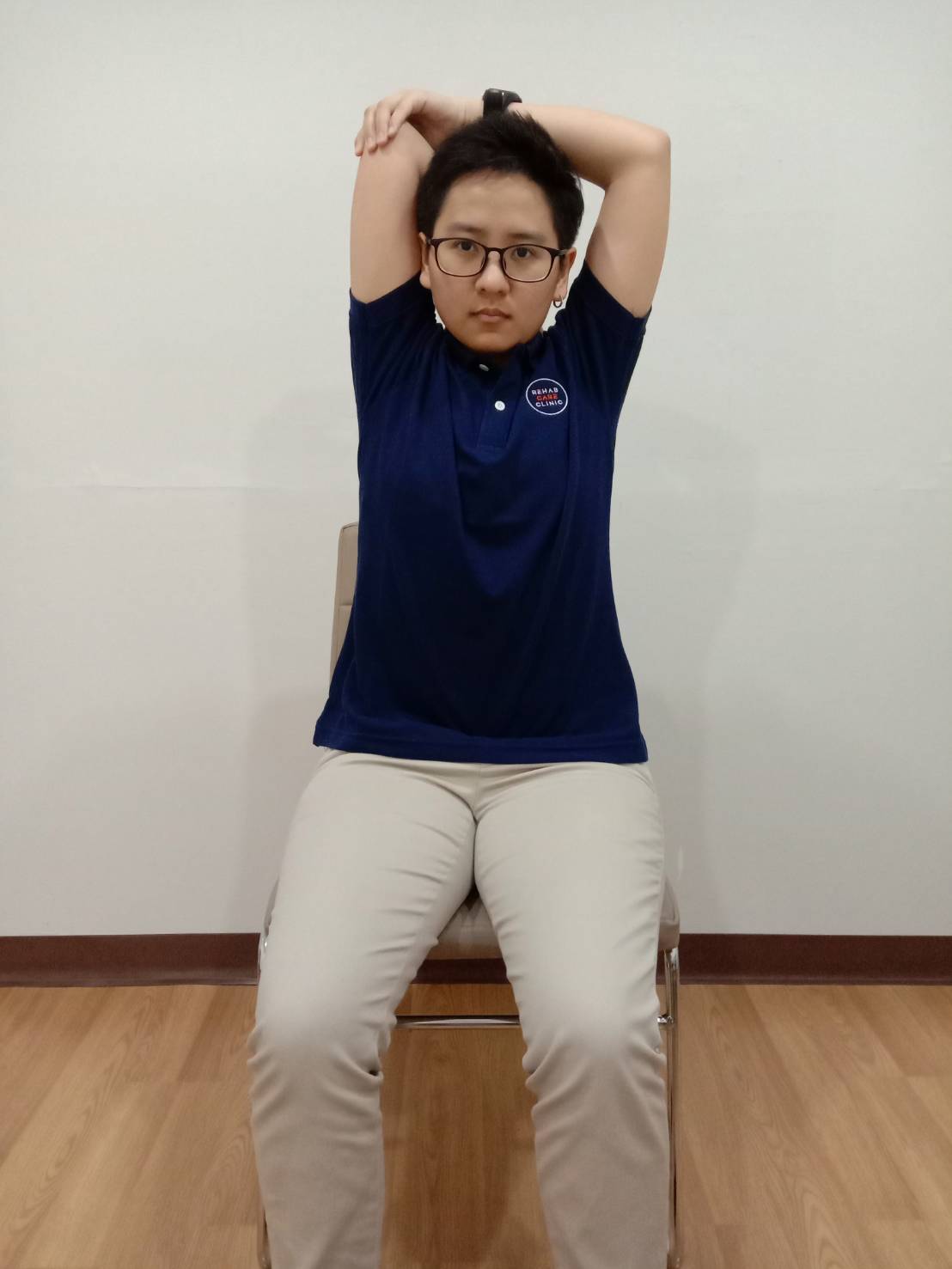 ท่ายืดท้องแขน