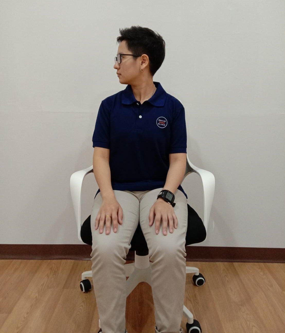 ท่ายืดกล้ามเนื้อบ่า