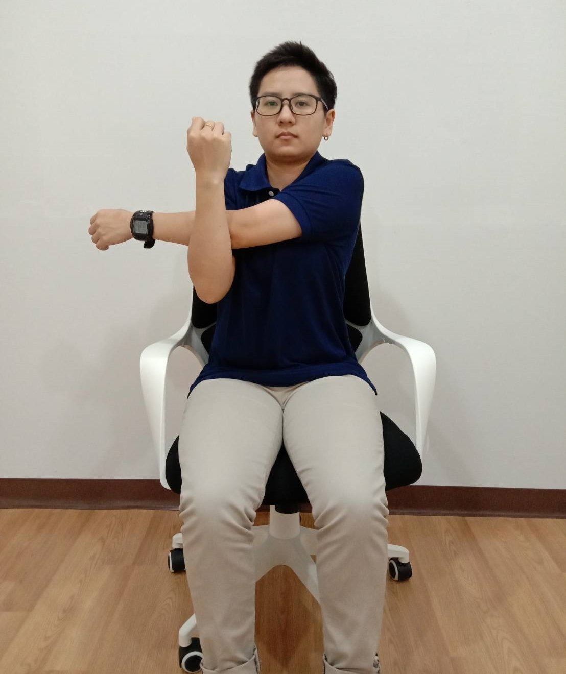 ท่ายืดกล้ามเนื้อสะบัก