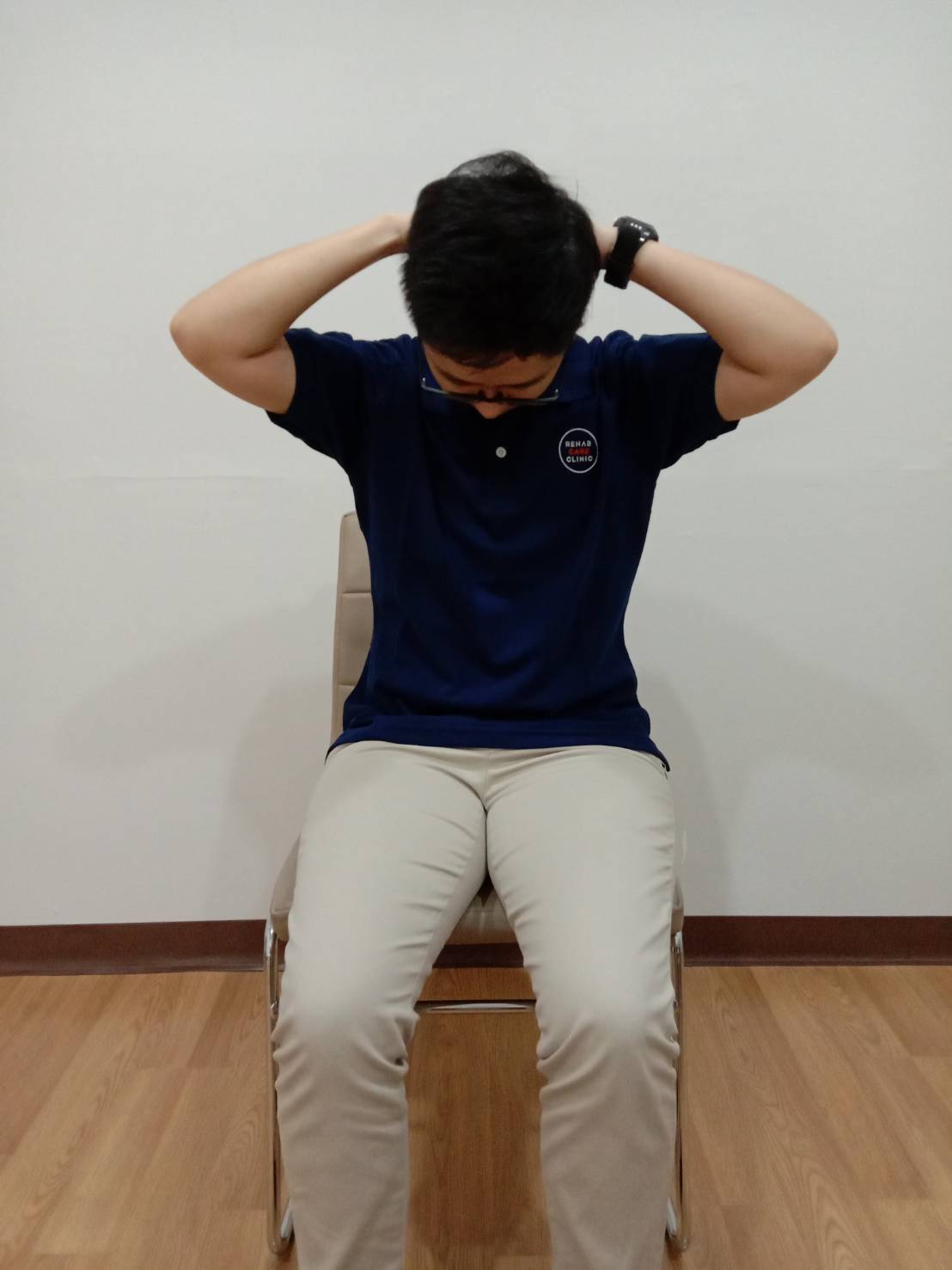 กระดูกคอเสื่อม...อาการที่ไม่ได้มีแค่ปวดคอ